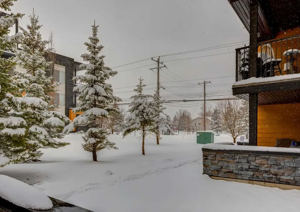 2715 12 Avenue SE Calgary AB T2A4X8