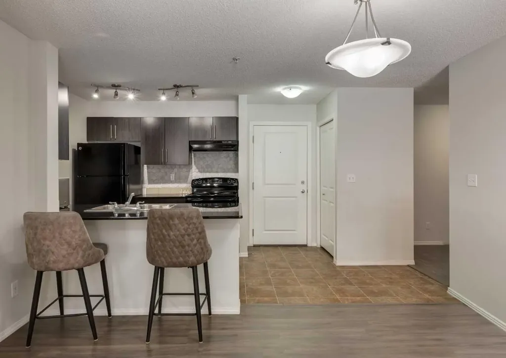 2715 12 Avenue SE Calgary AB T2A4X8