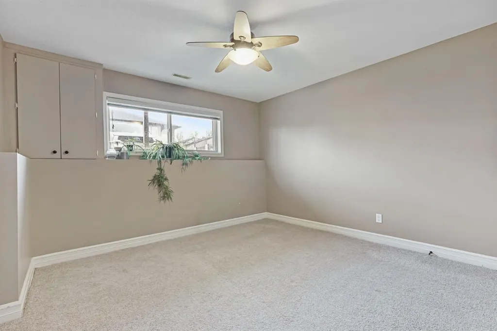 762 Heritage Boulevard W Lethbridge AB T1K 0W1