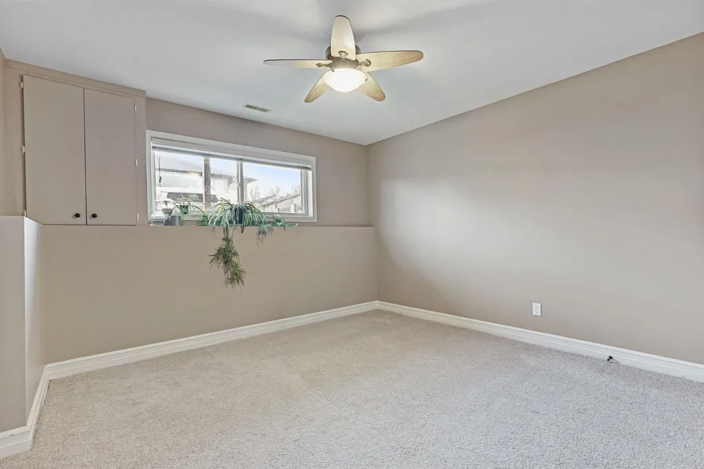 762 Heritage Boulevard W Lethbridge AB T1K 0W1