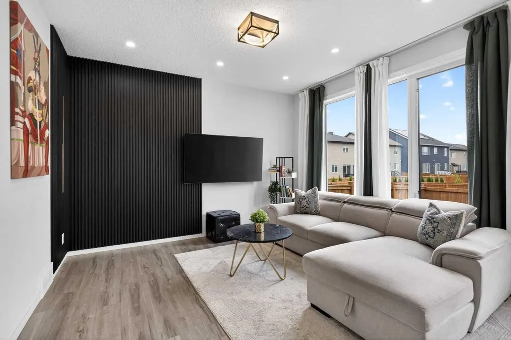 1076 Southwinds Green SW Airdrie AB T4B5S3