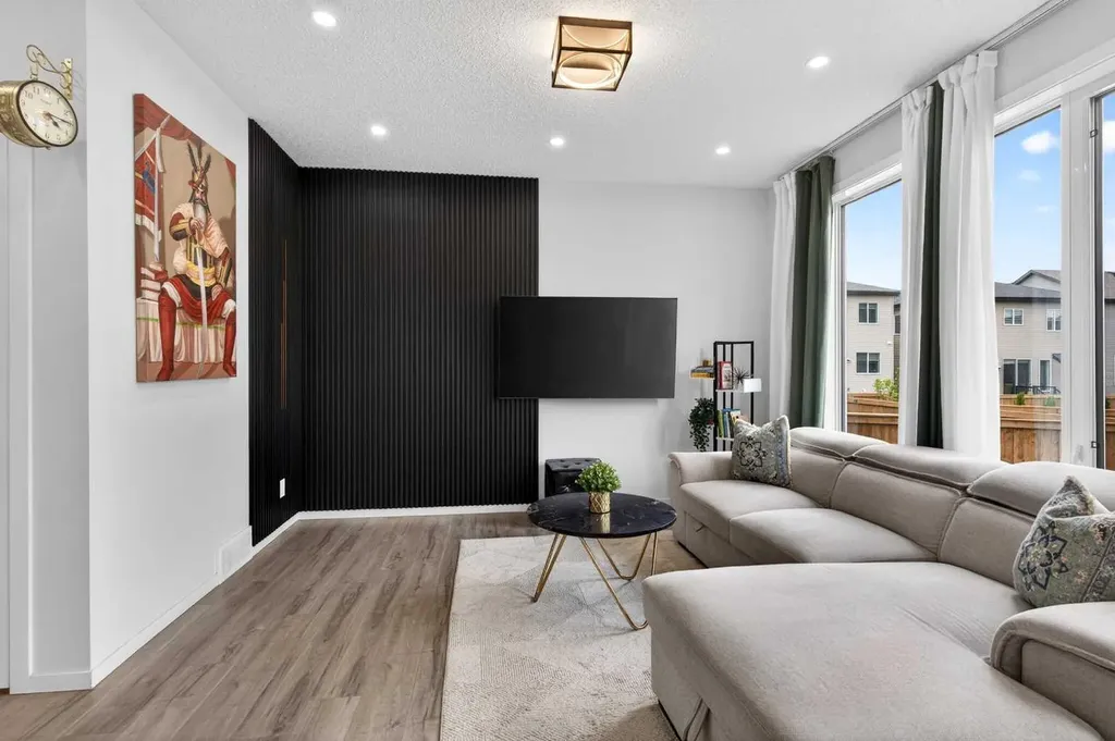 1076 Southwinds Green SW Airdrie AB T4B5S3