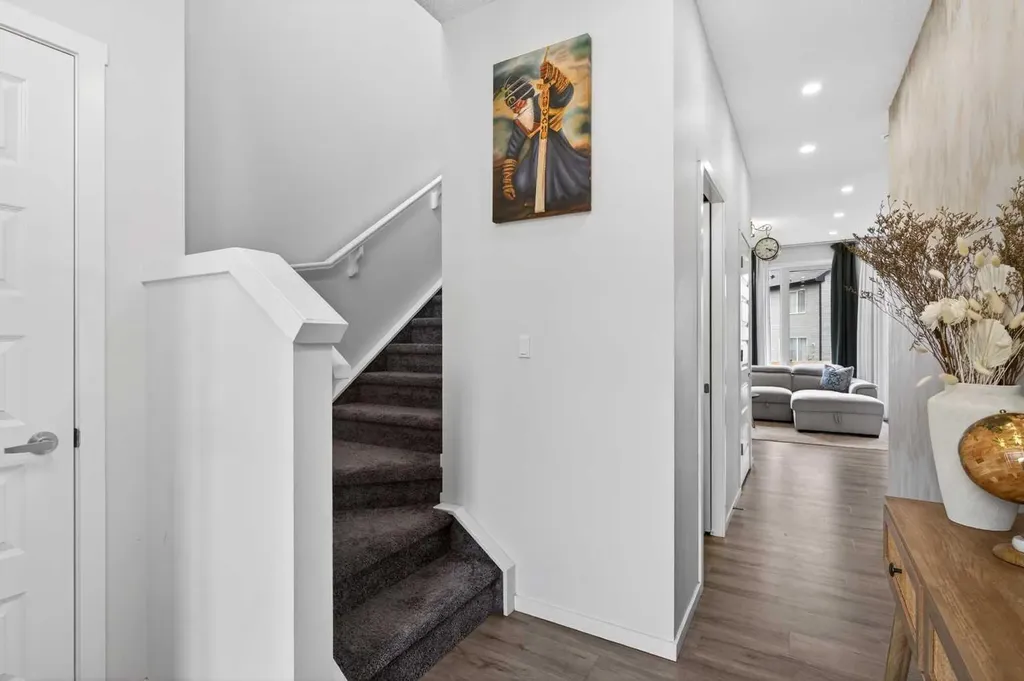 1076 Southwinds Green SW Airdrie AB T4B5S3