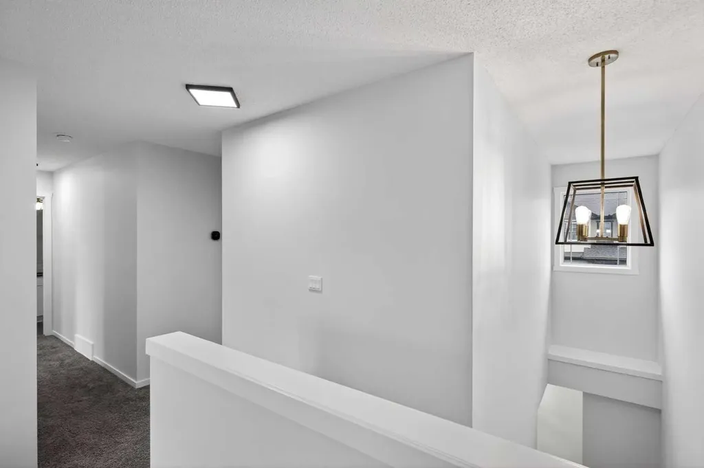 1076 Southwinds Green SW Airdrie AB T4B5S3