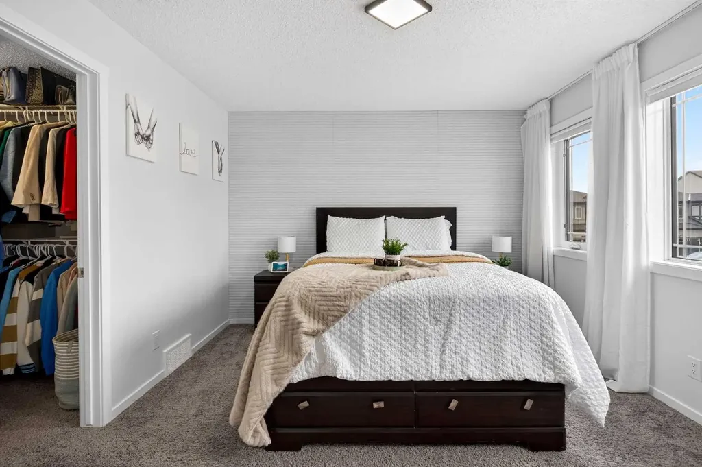 1076 Southwinds Green SW Airdrie AB T4B5S3