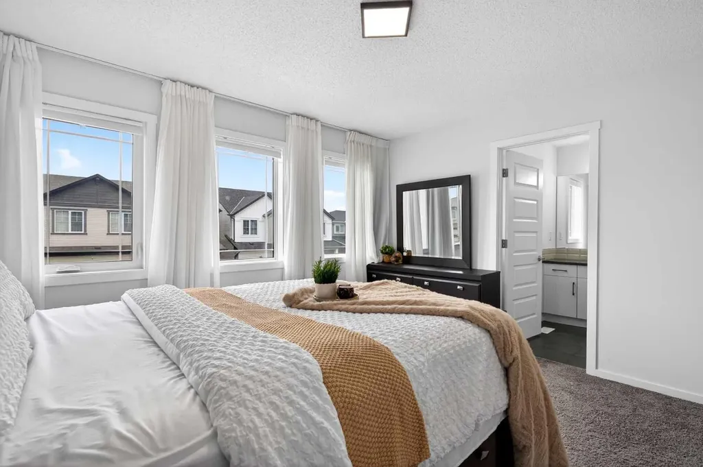 1076 Southwinds Green SW Airdrie AB T4B5S3