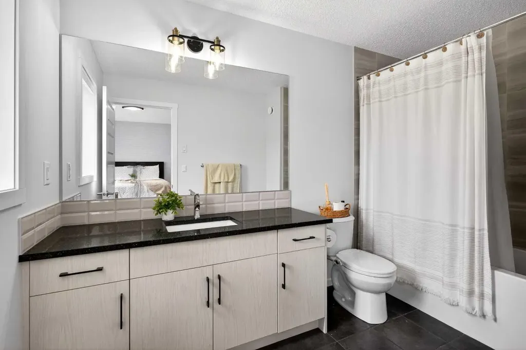 1076 Southwinds Green SW Airdrie AB T4B5S3