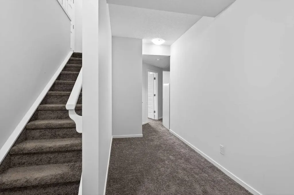 1076 Southwinds Green SW Airdrie AB T4B5S3