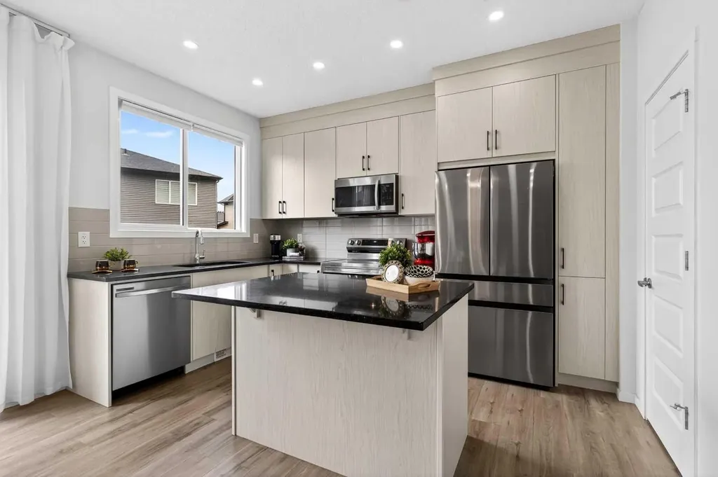 1076 Southwinds Green SW Airdrie AB T4B5S3