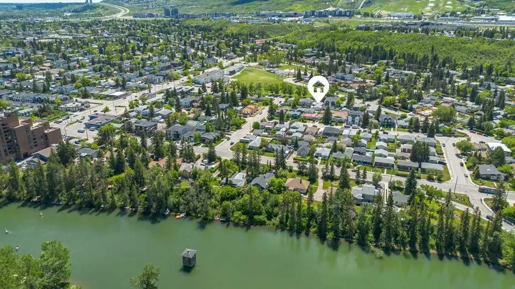 8812 46 Avenue NW Calgary AB T3B 1Y8