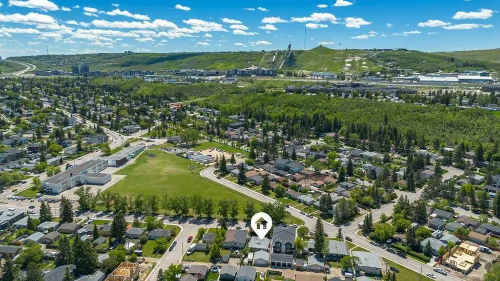 8812 46 Avenue NW Calgary AB T3B 1Y8