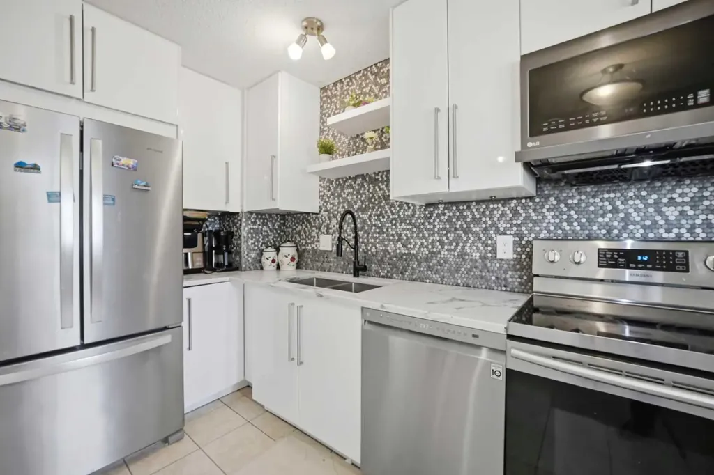 409 Georgian Villas NE Calgary AB T2A 7E3