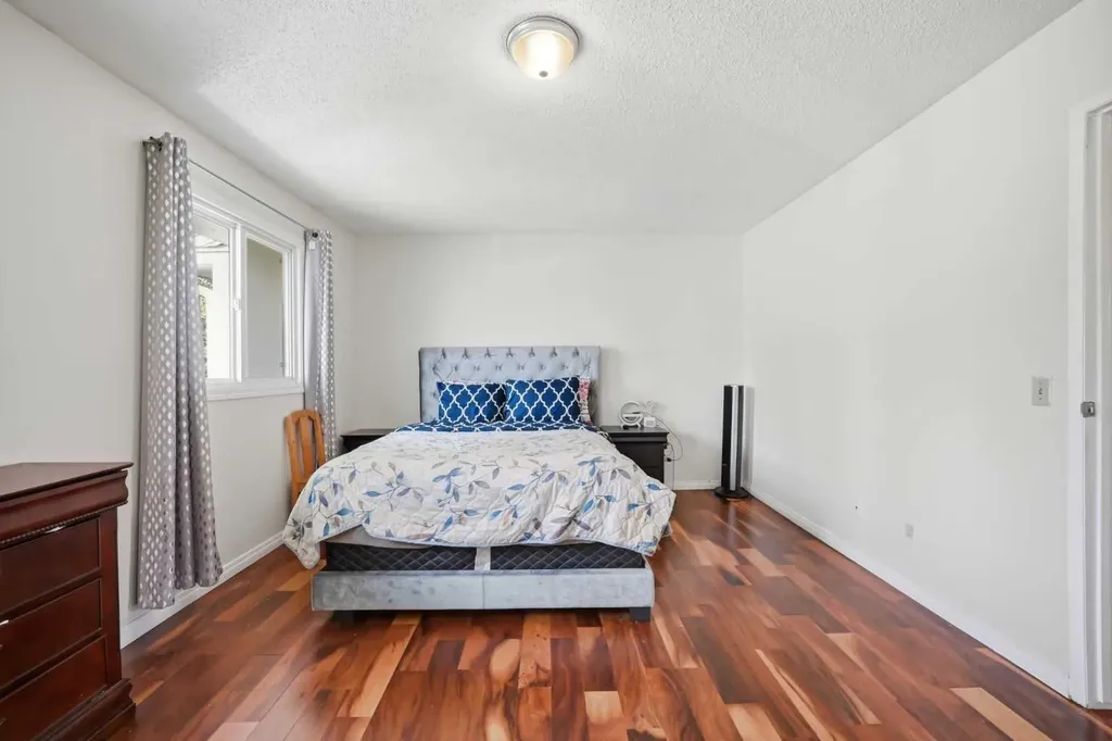 409 Georgian Villas NE Calgary AB T2A 7E3