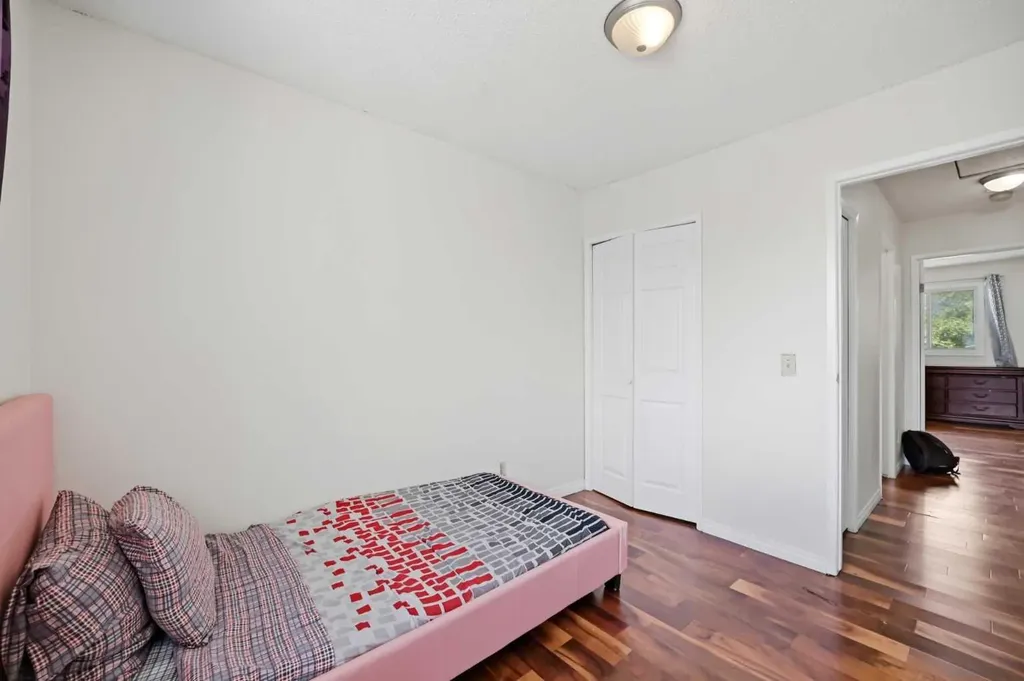 409 Georgian Villas NE Calgary AB T2A 7E3
