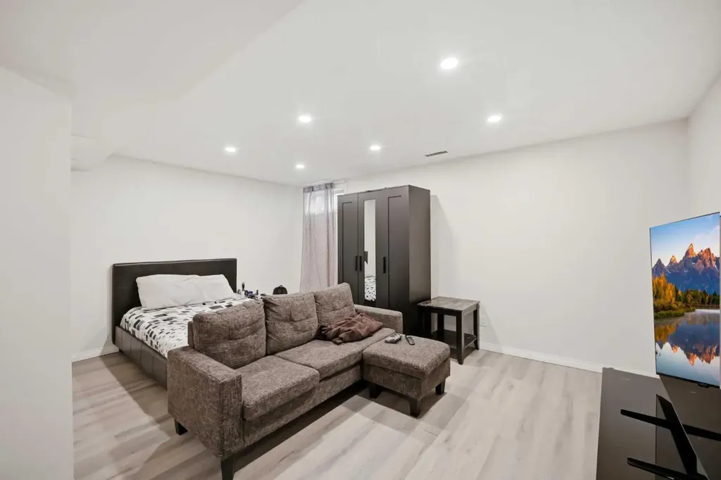 409 Georgian Villas NE Calgary AB T2A 7E3
