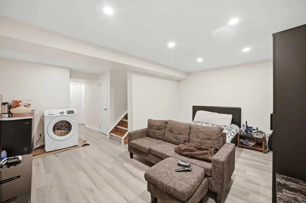 409 Georgian Villas NE Calgary AB T2A 7E3