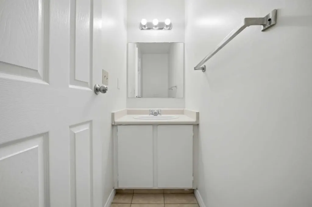 409 Georgian Villas NE Calgary AB T2A 7E3