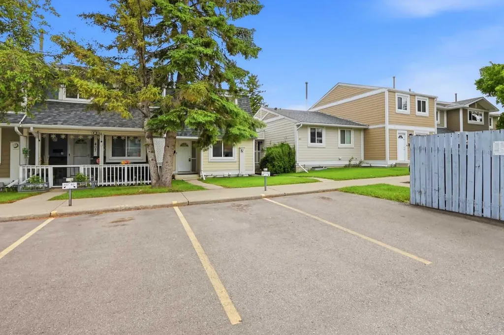 409 Georgian Villas NE Calgary AB T2A 7E3