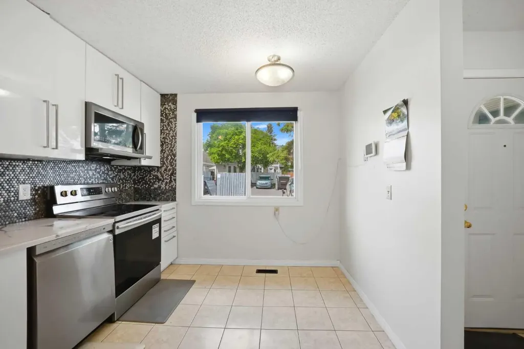 409 Georgian Villas NE Calgary AB T2A 7E3