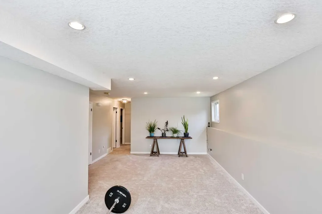 1102 24 Avenue Coaldale AB T1M 1N4