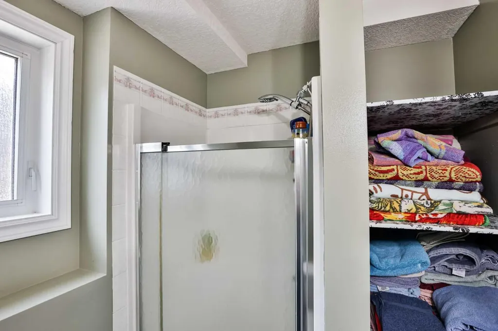 1102 24 Avenue Coaldale AB T1M 1N4