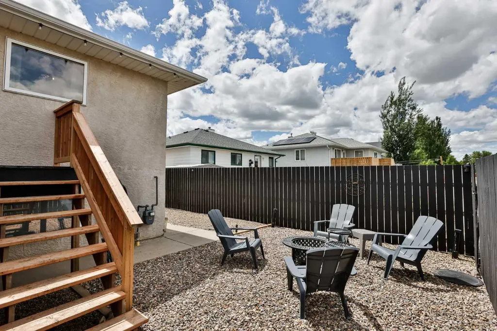 1102 24 Avenue Coaldale AB T1M 1N4