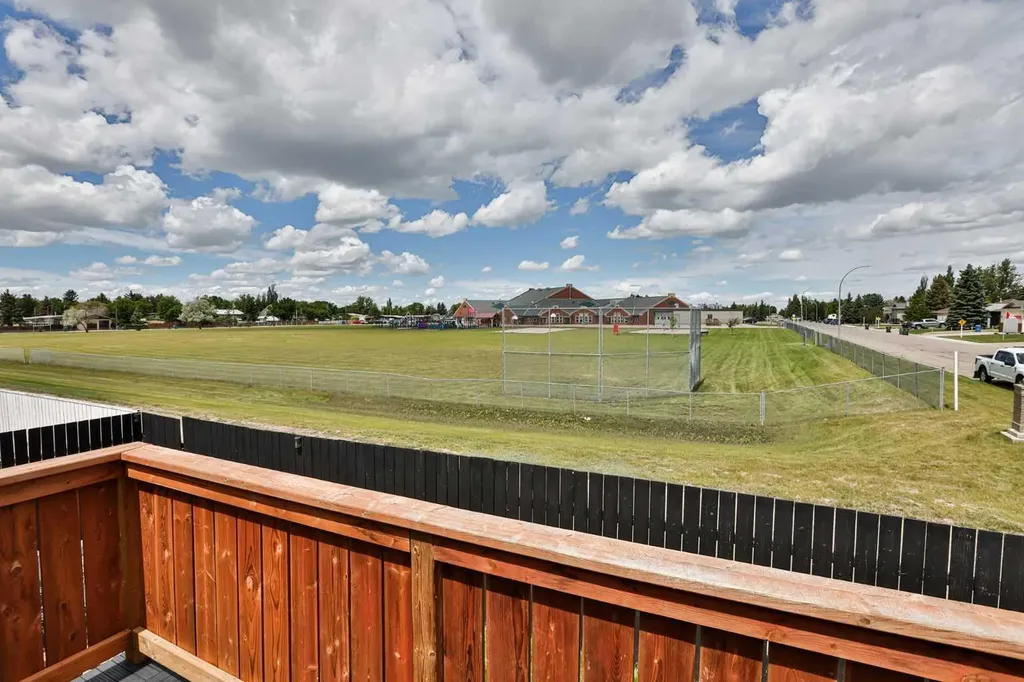 1102 24 Avenue Coaldale AB T1M 1N4