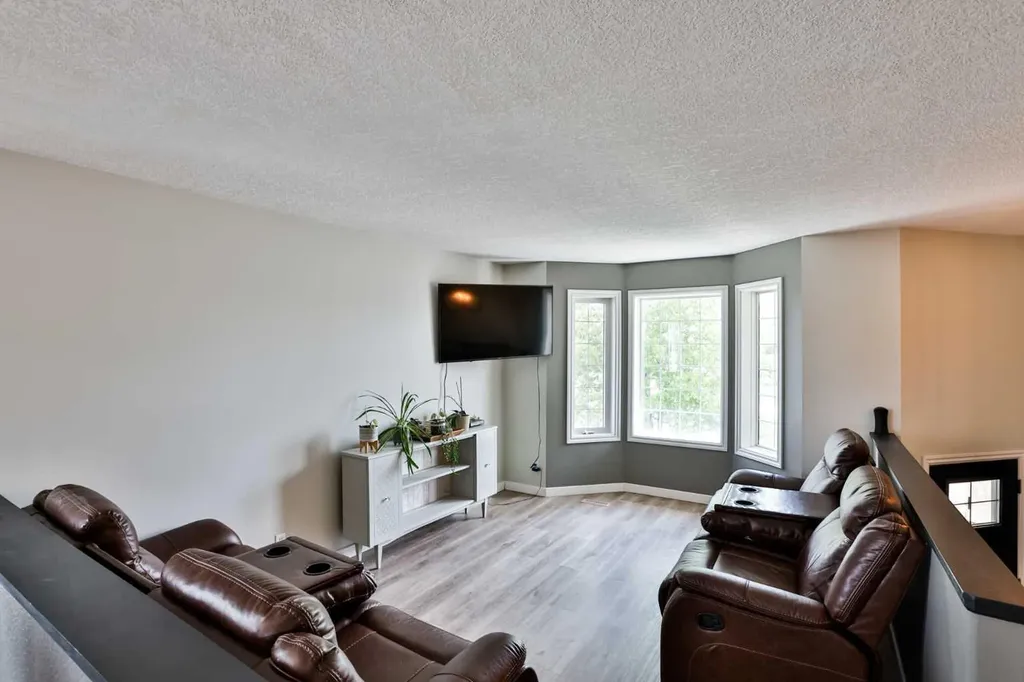 1102 24 Avenue Coaldale AB T1M 1N4