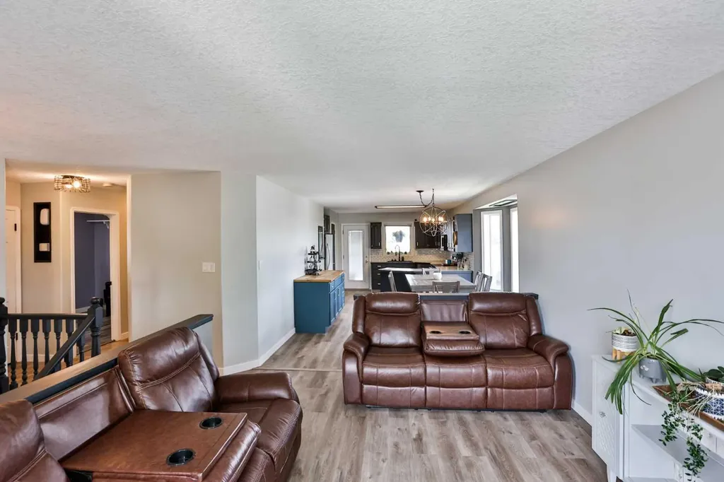 1102 24 Avenue Coaldale AB T1M 1N4