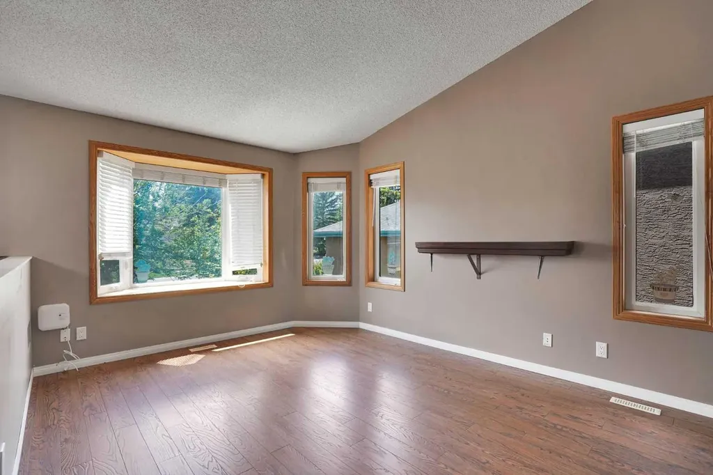 139 Harvest Glen Rise NE Calgary AB T3K4B9