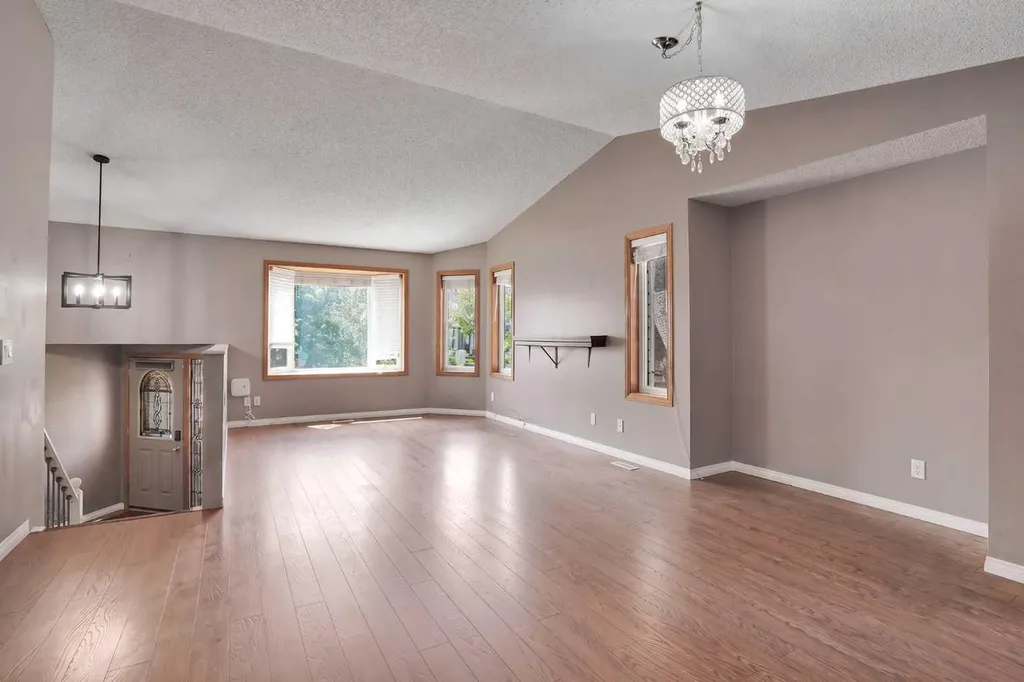 139 Harvest Glen Rise NE Calgary AB T3K4B9