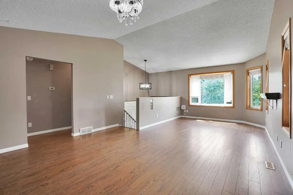 139 Harvest Glen Rise NE Calgary AB T3K4B9