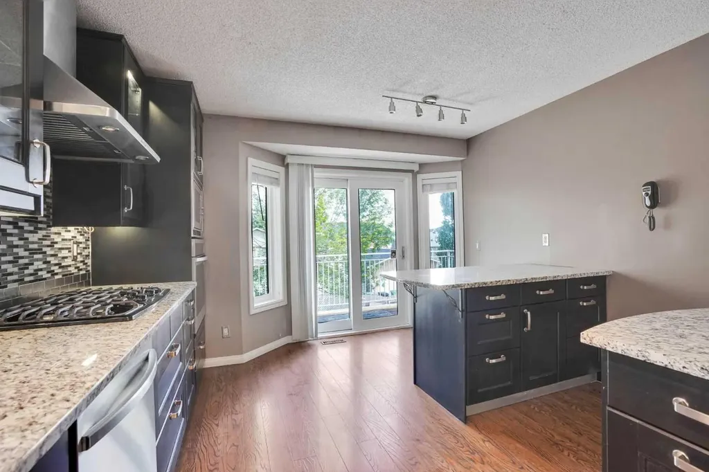 139 Harvest Glen Rise NE Calgary AB T3K4B9