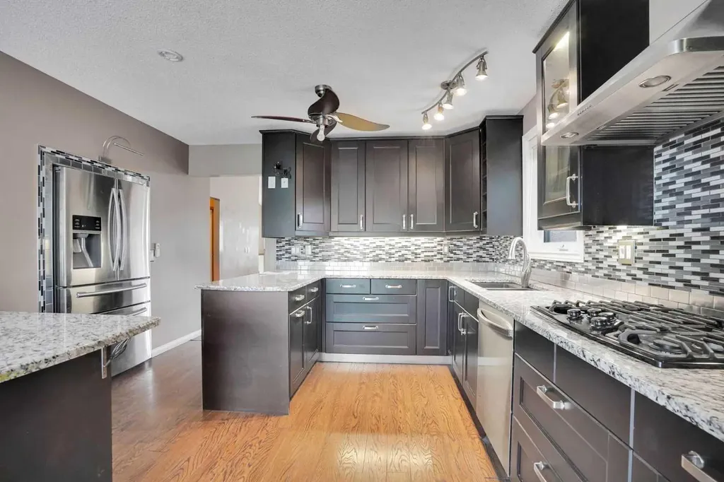 139 Harvest Glen Rise NE Calgary AB T3K4B9