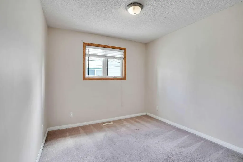 139 Harvest Glen Rise NE Calgary AB T3K4B9