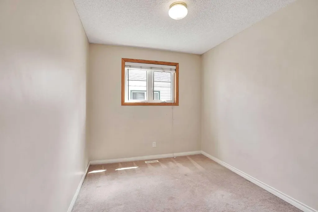 139 Harvest Glen Rise NE Calgary AB T3K4B9