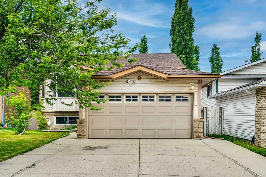 139 Harvest Glen Rise NE Calgary AB T3K4B9