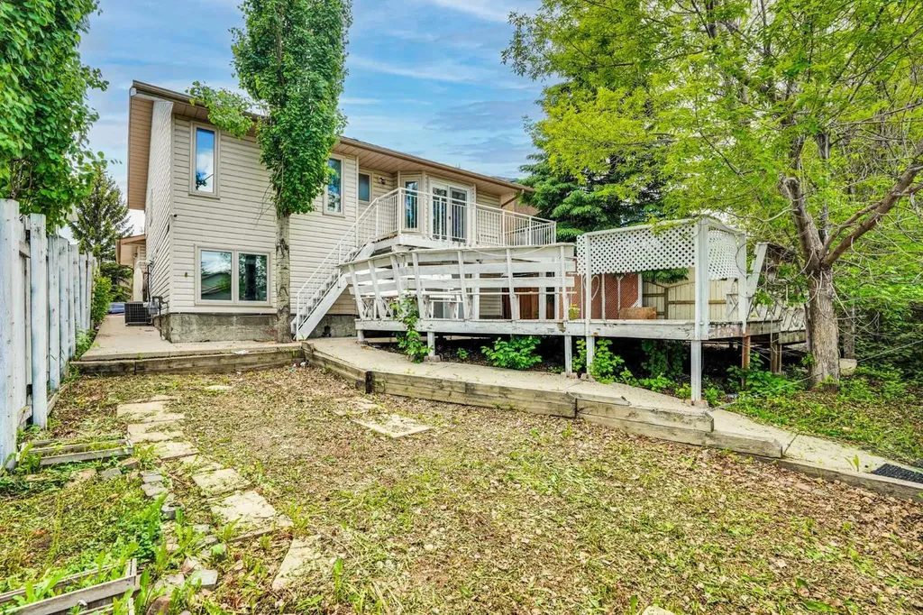139 Harvest Glen Rise NE Calgary AB T3K4B9