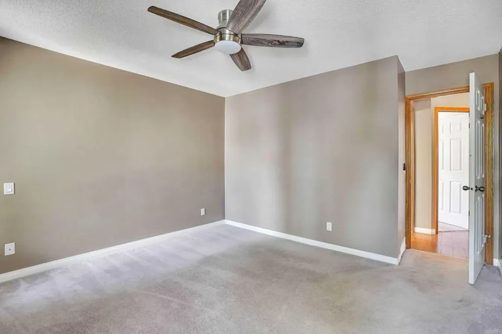 139 Harvest Glen Rise NE Calgary AB T3K4B9
