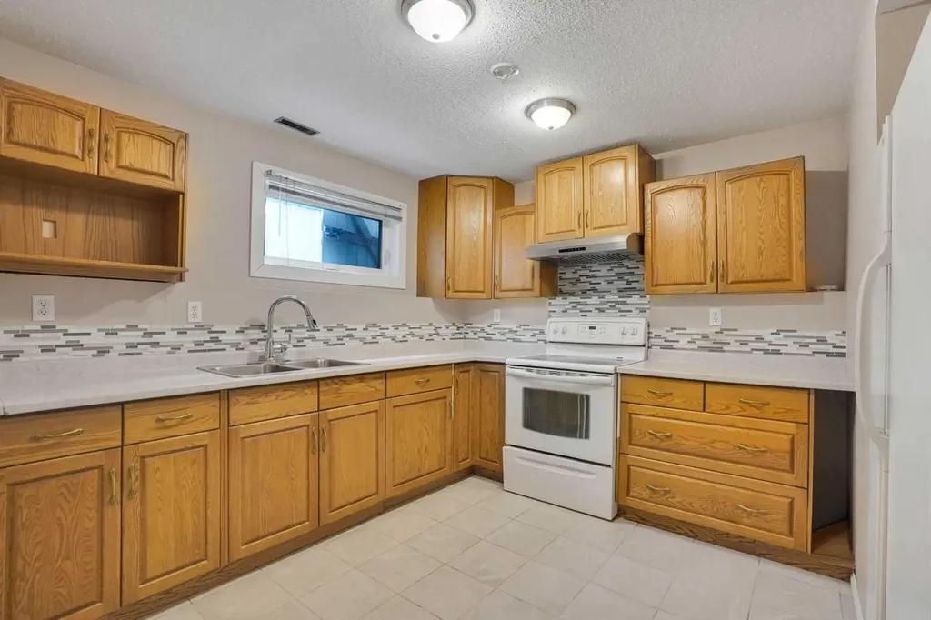 139 Harvest Glen Rise NE Calgary AB T3K4B9