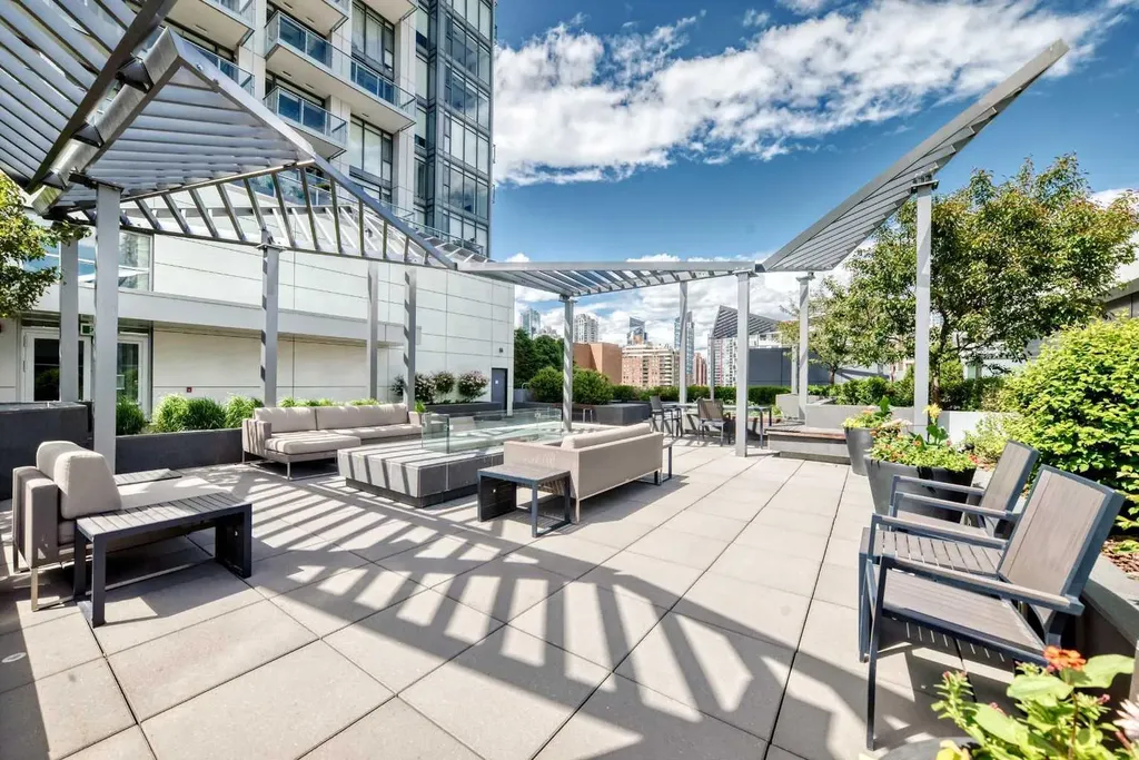 930 16 Avenue SW Calgary AB T2R 1C2