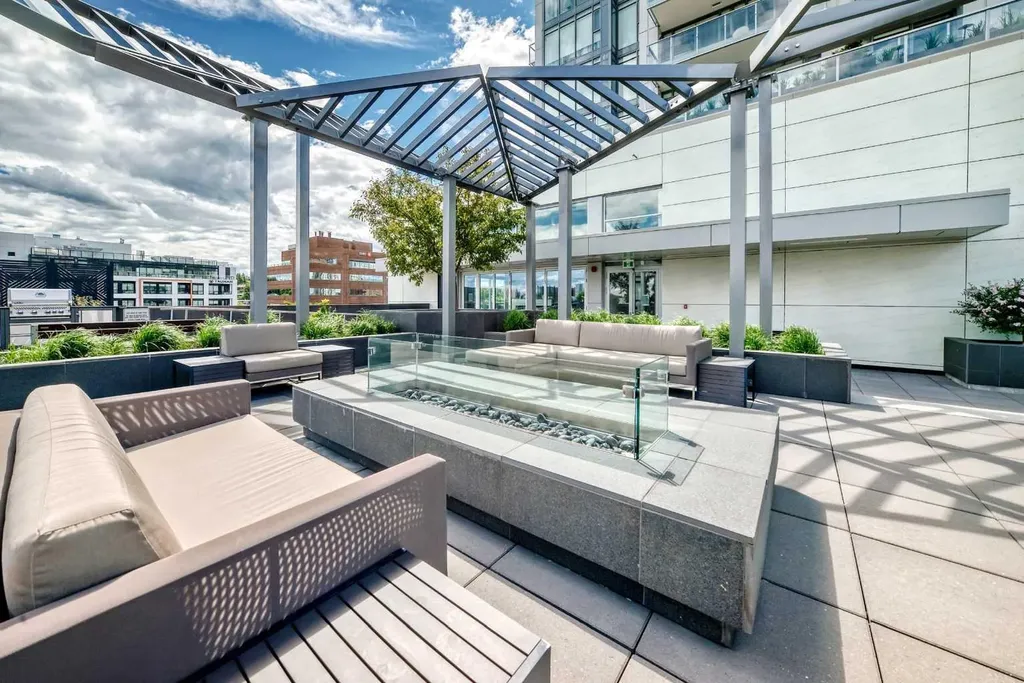 930 16 Avenue SW Calgary AB T2R 1C2