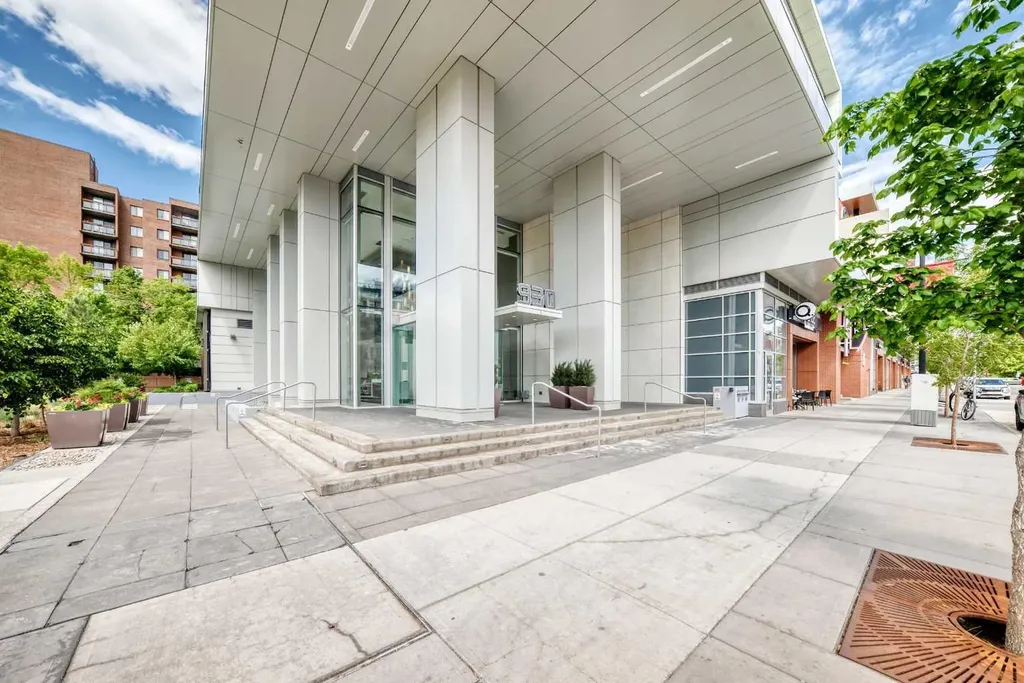 930 16 Avenue SW Calgary AB T2R 1C2