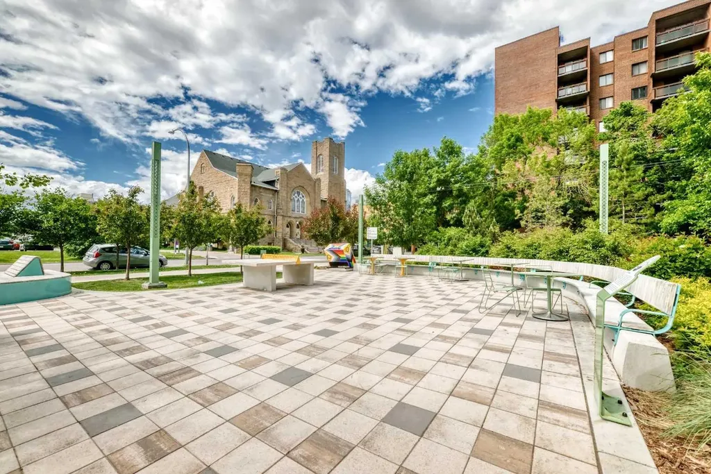 930 16 Avenue SW Calgary AB T2R 1C2