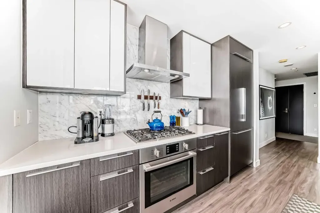 930 16 Avenue SW Calgary AB T2R 1C2