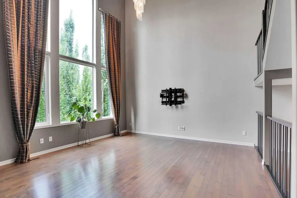 60 Cranarch Rise SE Calgary AB T3M1M3