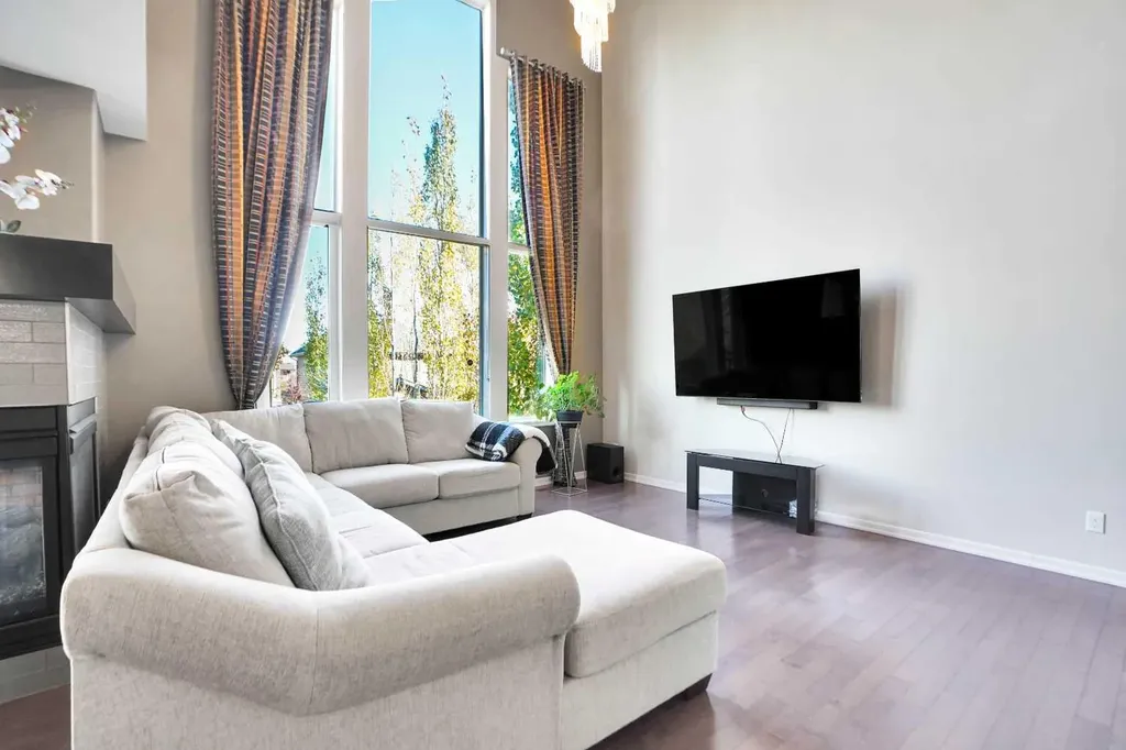 60 Cranarch Rise SE Calgary AB T3M1M3