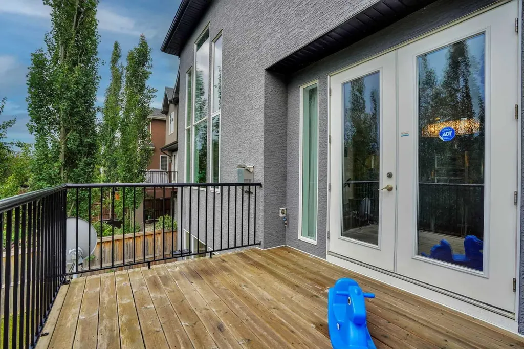 60 Cranarch Rise SE Calgary AB T3M1M3