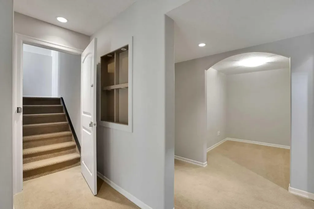 60 Cranarch Rise SE Calgary AB T3M1M3