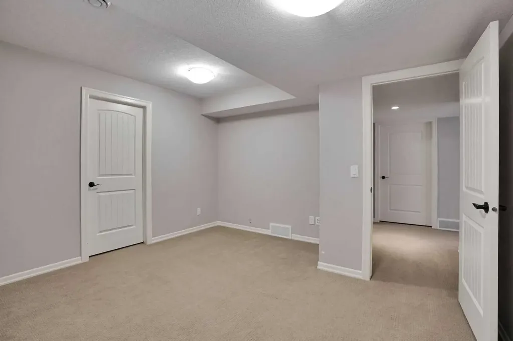 60 Cranarch Rise SE Calgary AB T3M1M3